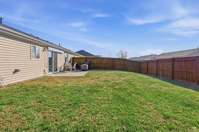 2621 S Brookglen Circle, Manhattan, KS 66502