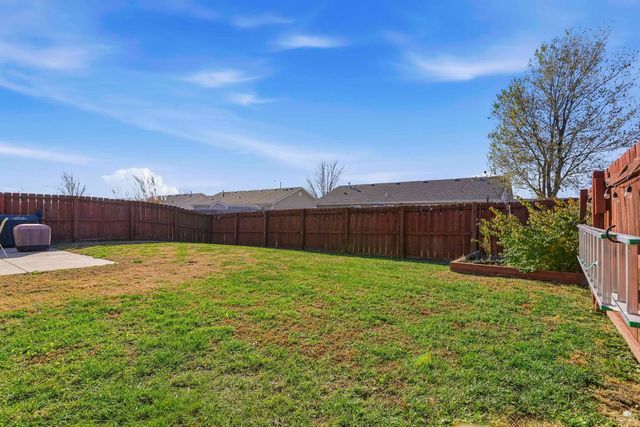 2621 S Brookglen Circle, Manhattan, KS 66502