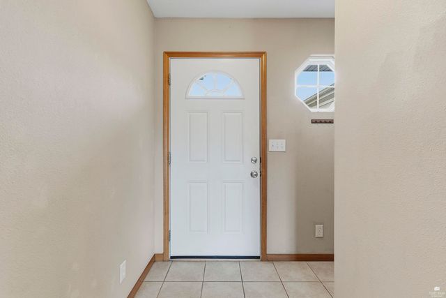 2621 S Brookglen Circle, Manhattan, KS 66502