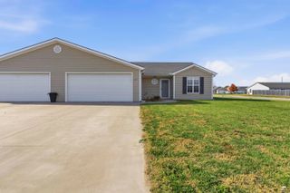 2621 S Brookglen Circle, Manhattan, KS 66502