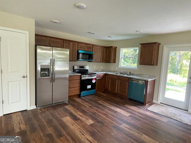 302 N Church Street, Glennville, GA 30427