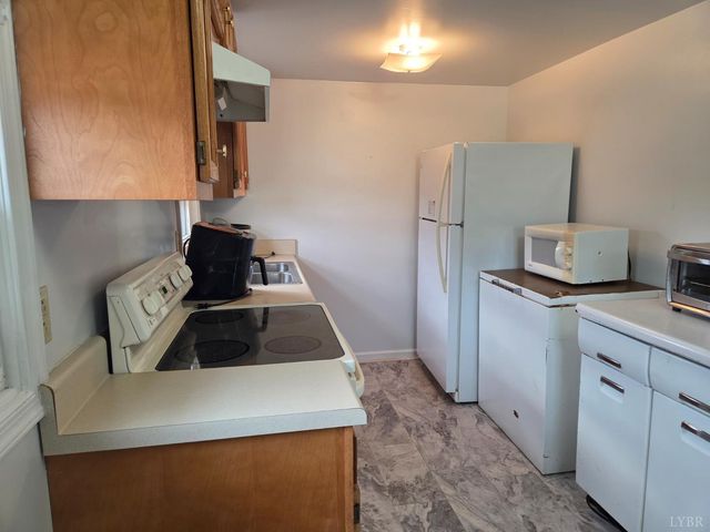 403 W King, Bedford, VA 24523