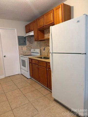 2912 L D parker Drive 2, Charlotte, NC 28206