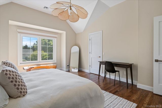 660 Sutton Place, Greenport, NY 11944