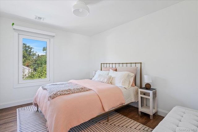 660 Sutton Place, Greenport, NY 11944