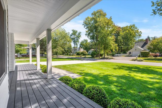 660 Sutton Place, Greenport, NY 11944