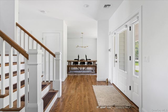 660 Sutton Place, Greenport, NY 11944