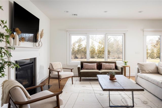 660 Sutton Place, Greenport, NY 11944