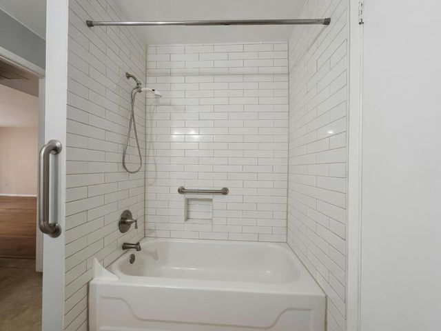 821 Merrywood Gln Apt 1, Memphis, TN 38117