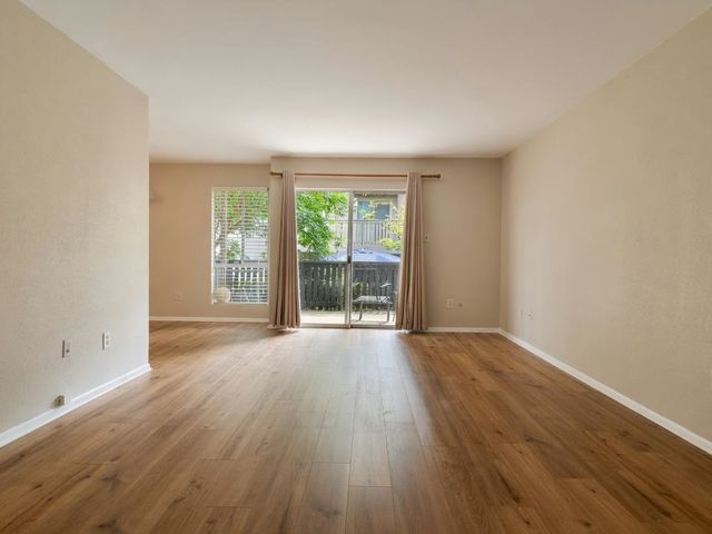 821 Merrywood Gln Apt 1, Memphis, TN 38117
