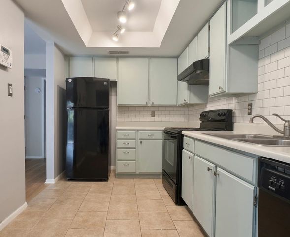 821 Merrywood Gln Apt 1, Memphis, TN 38117