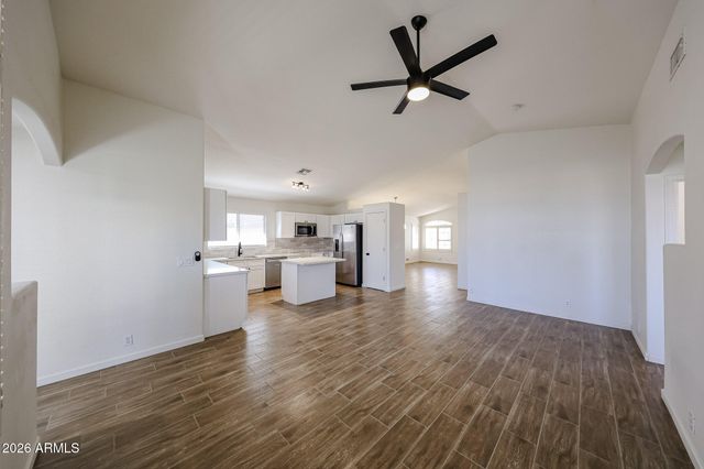 4047 E JOJOBA Road, Phoenix, AZ 85044