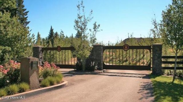 4950 W Mylonite Dr, Coeur D'alene, ID 83814