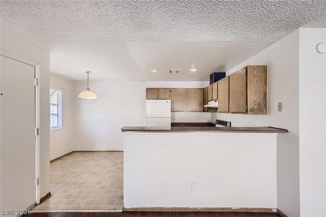 1843 Cosmic Drive 268, Las Vegas, NV 89115