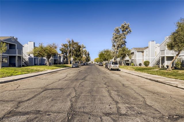 1843 Cosmic Drive 268, Las Vegas, NV 89115