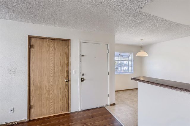 1843 Cosmic Drive 268, Las Vegas, NV 89115
