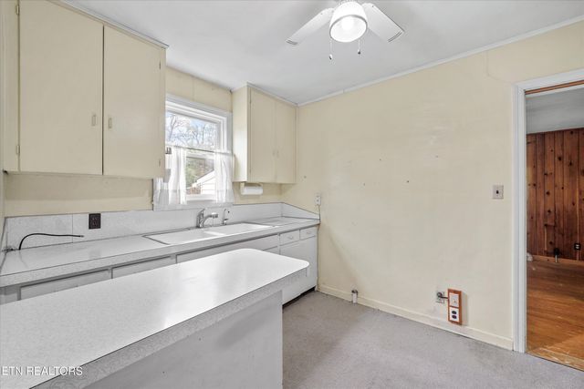 5716 Sanford Rd, Knoxville, TN 37912