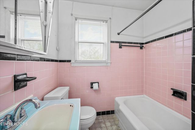 5716 Sanford Rd, Knoxville, TN 37912