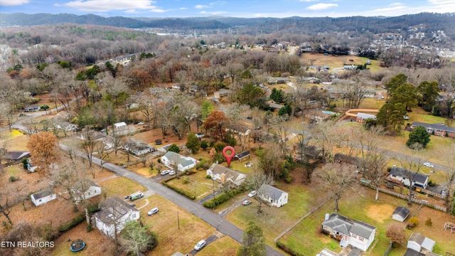 5716 Sanford Rd, Knoxville, TN 37912