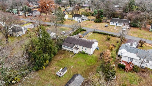 5716 Sanford Rd, Knoxville, TN 37912