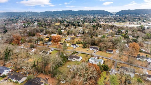 5716 Sanford Rd, Knoxville, TN 37912