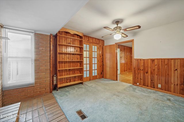 5716 Sanford Rd, Knoxville, TN 37912