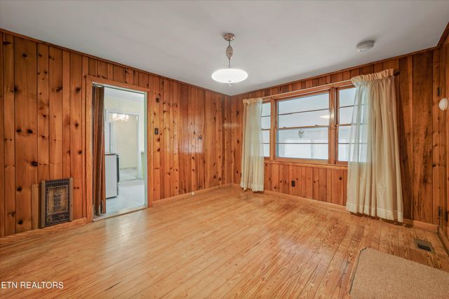 5716 Sanford Rd, Knoxville, TN 37912