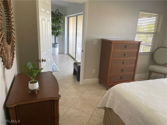 9640 Victoria LN C-305, Naples, FL 34109