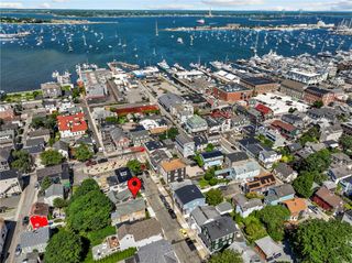 17 Dearborn Street, Newport, RI 02840