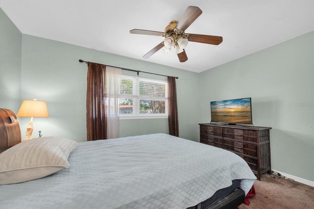 1700 74TH AVENUE N, St Petersburg, FL 33702