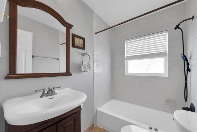 1700 74TH AVENUE N, St Petersburg, FL 33702