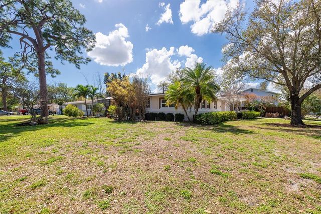 1700 74TH AVENUE N, St Petersburg, FL 33702