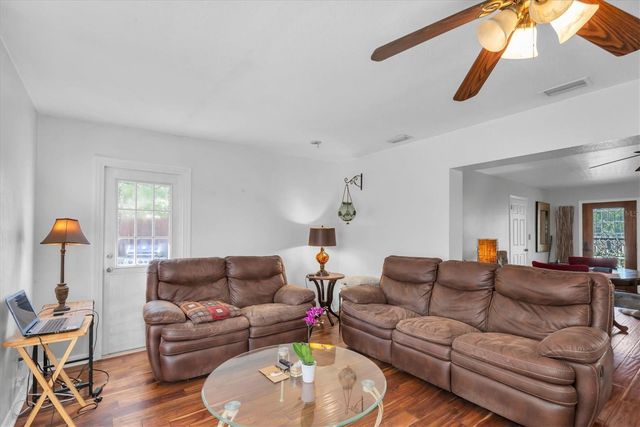 1700 74TH AVENUE N, St Petersburg, FL 33702