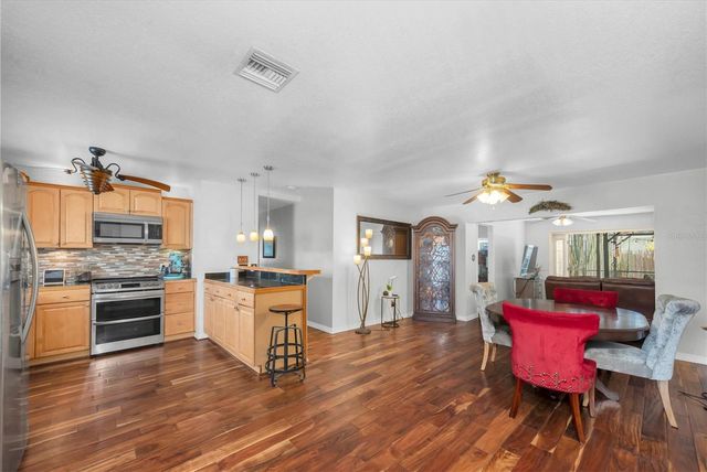 1700 74TH AVENUE N, St Petersburg, FL 33702