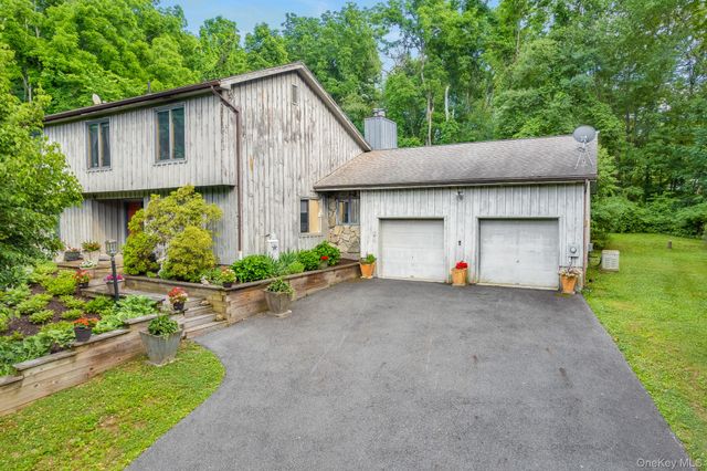 12 Denim Drive, Wappingers Falls, NY 12590