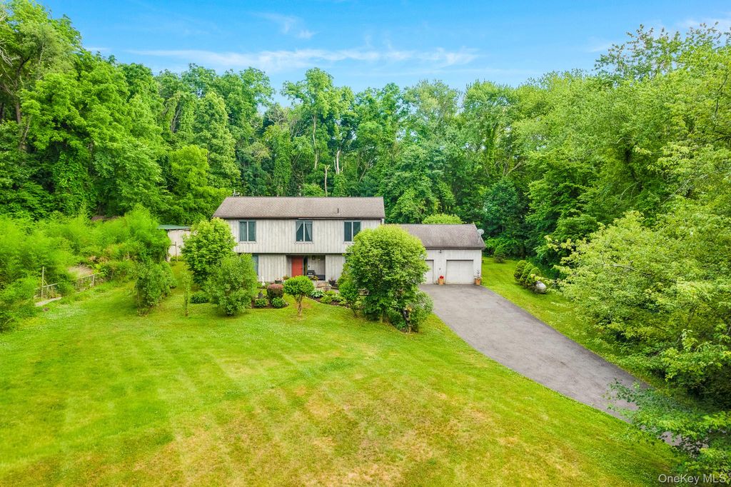 12 Denim Drive, Wappingers Falls, NY 12590