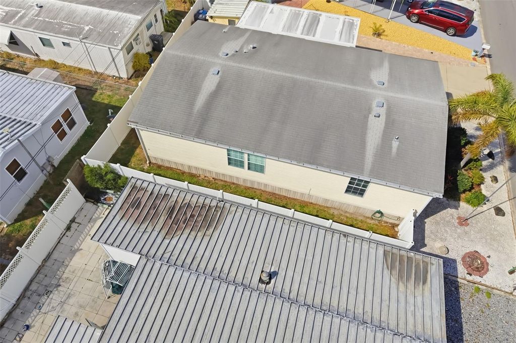 Image 19 of property listing at 812 50TH AVENUE TERRACE W, Bradenton, FL 34207