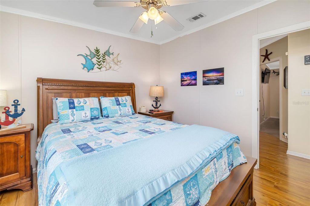 Image 43 of property listing at 812 50TH AVENUE TERRACE W, Bradenton, FL 34207