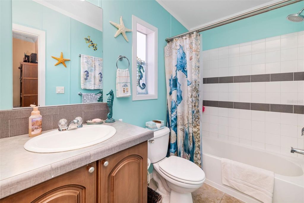 Image 44 of property listing at 812 50TH AVENUE TERRACE W, Bradenton, FL 34207