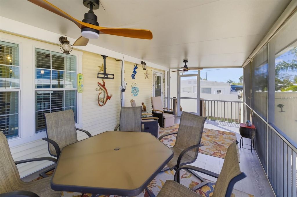 Image 55 of property listing at 812 50TH AVENUE TERRACE W, Bradenton, FL 34207