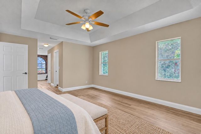 16085 E SECRETARIAT Drive, The Acreage, FL 33470