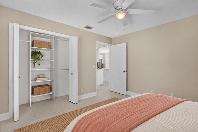 16085 E SECRETARIAT Drive, The Acreage, FL 33470