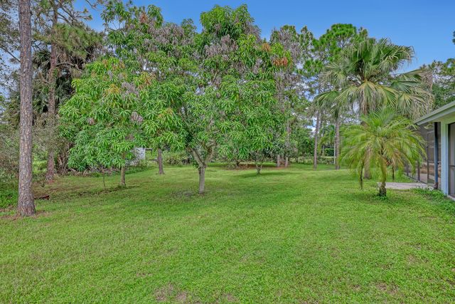 16085 E SECRETARIAT Drive, The Acreage, FL 33470