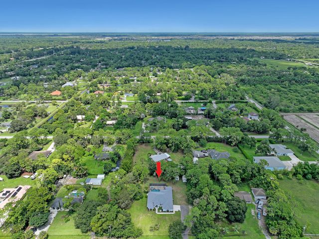 16085 E SECRETARIAT Drive, The Acreage, FL 33470