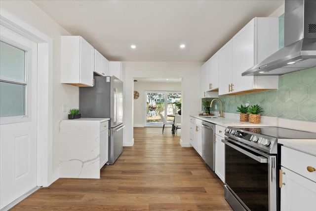 2535 FLOYD STREET, Sarasota, FL 34239