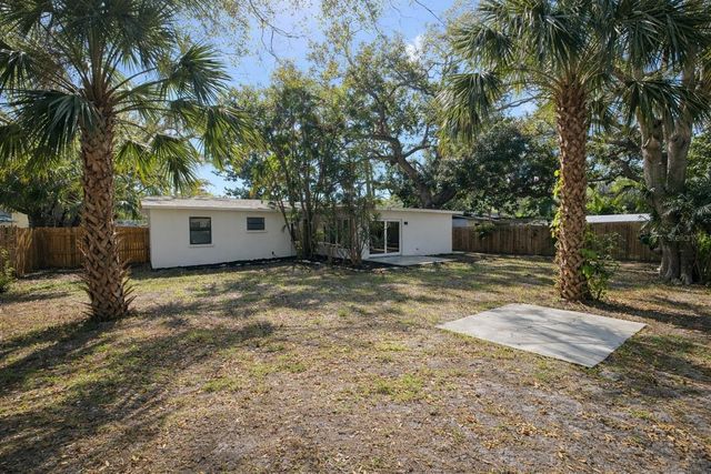 2535 FLOYD STREET, Sarasota, FL 34239