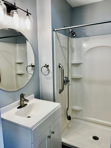 21 Waverley 21, North Andover, MA 01845