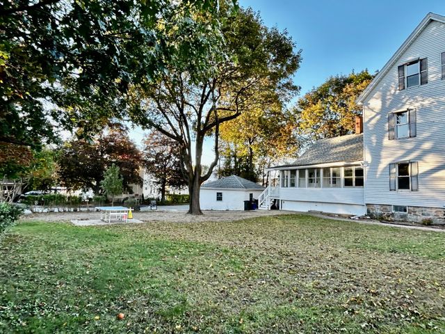21 Waverley 21, North Andover, MA 01845