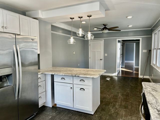 21 Waverley 21, North Andover, MA 01845