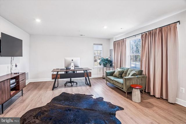 6732 BELCREST RD, Hyattsville, MD 20782